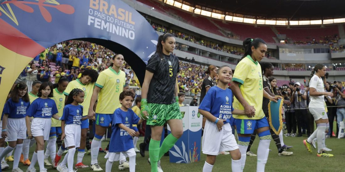 Flávio Bolsonaro e Lula apresentam propostas diferentes para o esporte