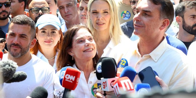 Flávio Bolsonaro promete combate ao crime organizado no Rio de Janeiro