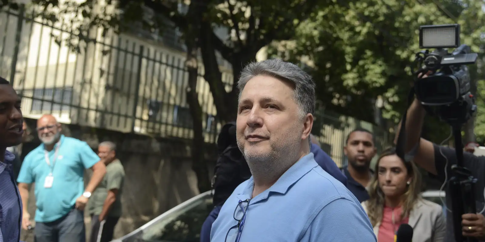 Garotinho desiste de recurso, e eleição no Rio pode terminar no 1º turno