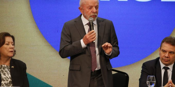 Governo anuncia pacote com perdão de dívidas e estímulo para MEIs
