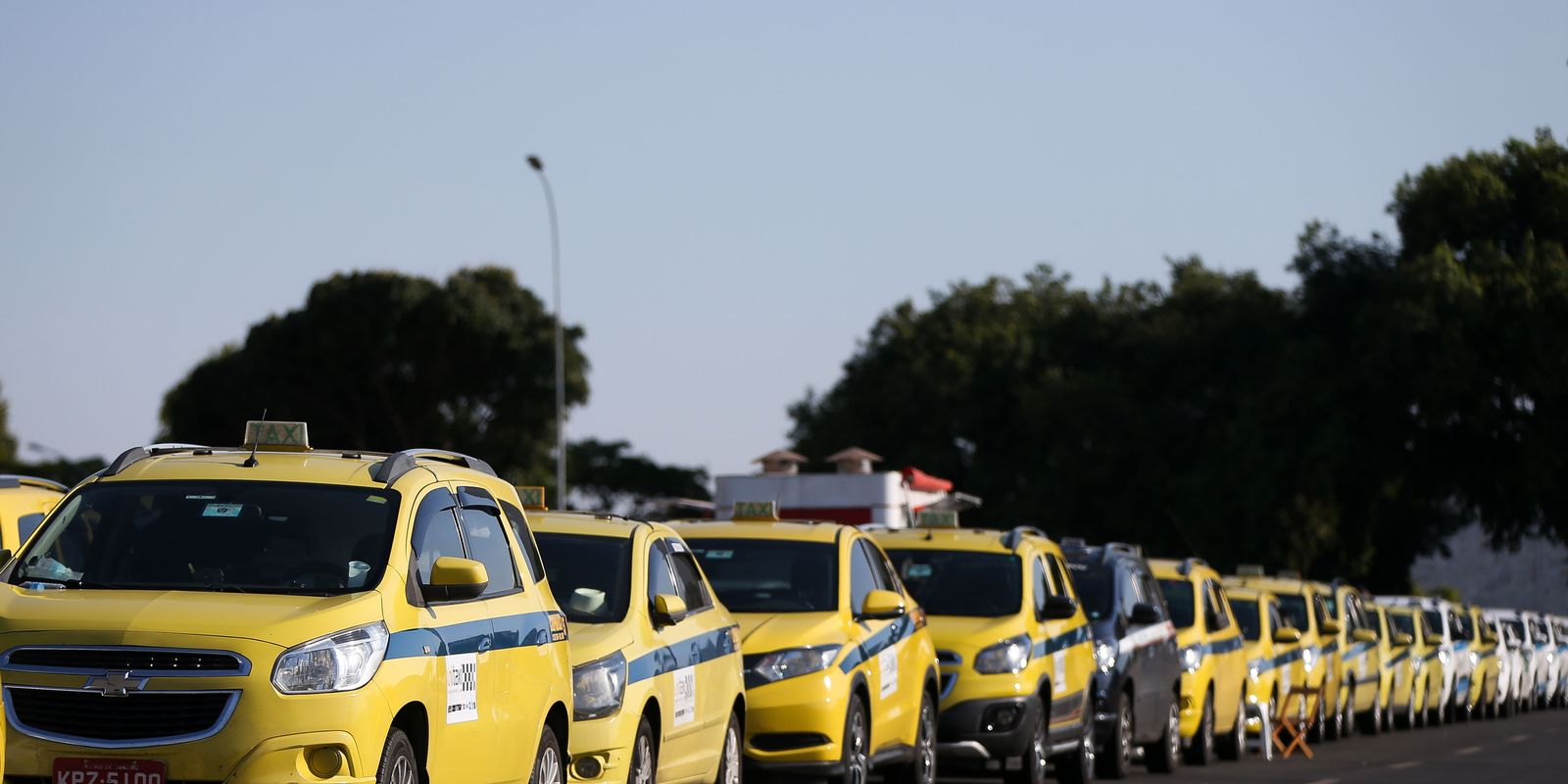 Governo autoriza até R$ 30 bilhões em crédito para motoristas de aplicativos e taxistas