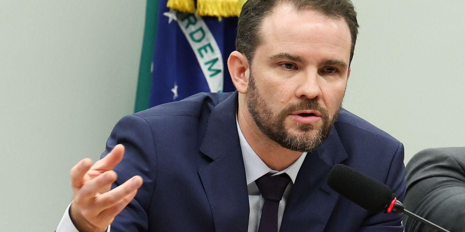 Governo deve enviar MP do Imposto Seletivo após eleições, diz Durigan