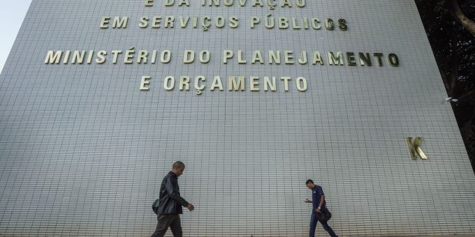 Governo planeja remanejar R$ 20 bilhões no Orçamento de 2027