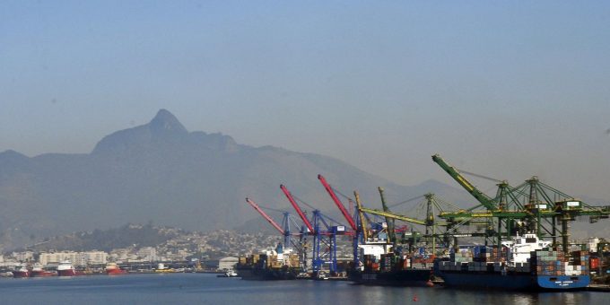 Governo reduz previsão de superávit comercial de 2026 para US$ 84,4 bilhões
