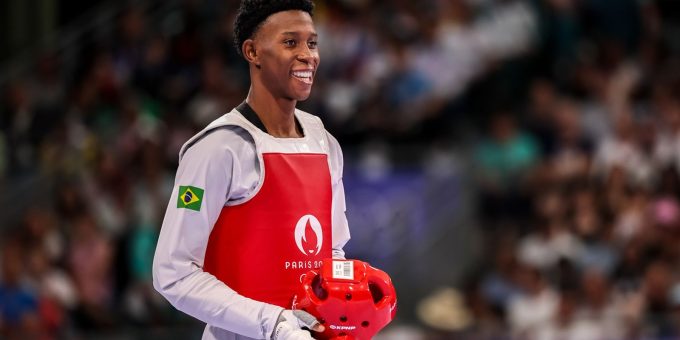 Henrique Marques conquista ouro no Grand Prix de taekwondo em Paris