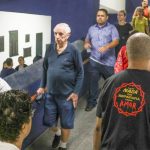 Idoso de 81 anos vota no Rio dez dias após cirurgia contra câncer