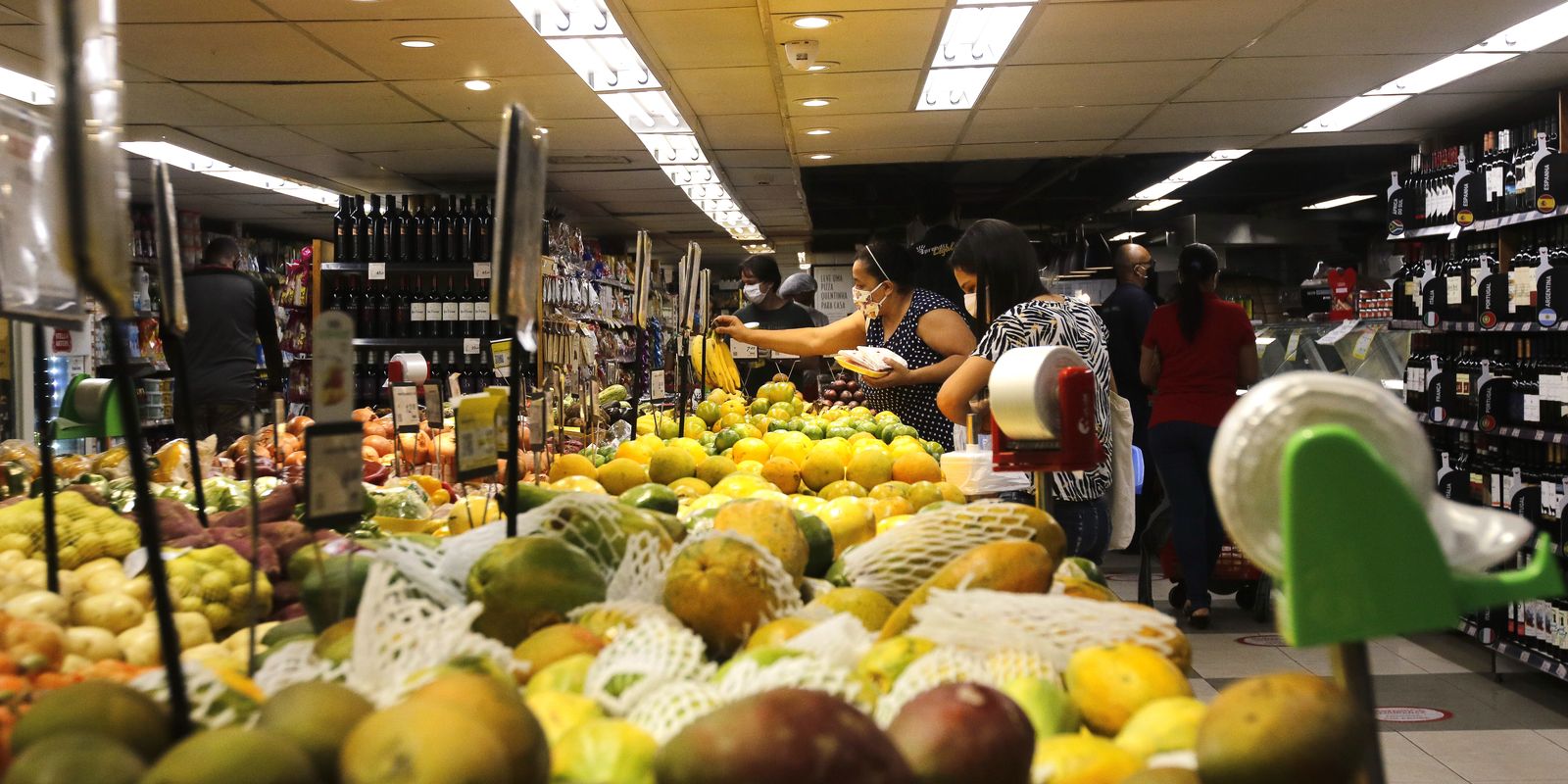 INPC acumula 4,29% em 12 meses após alta de 0,82% em setembro