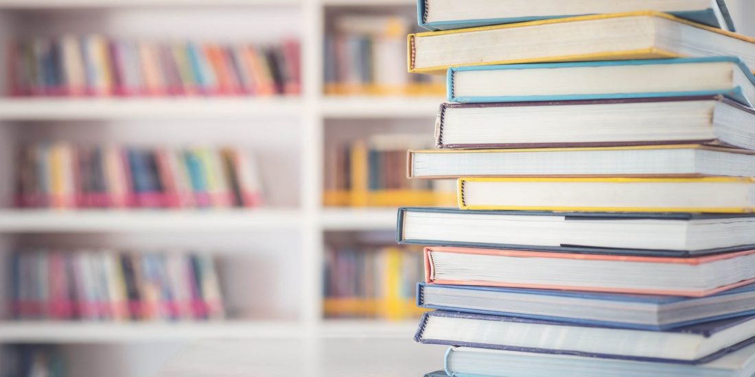 Interpretação de textos é principal estratégia para prova de Linguagens do Enem 2026