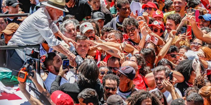Lula diz que Brasil não será governado por sócios do Banco Master em ato no DF