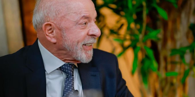 Lula diz que entregará ao TSE pedido para abrir sigilos dele e da família