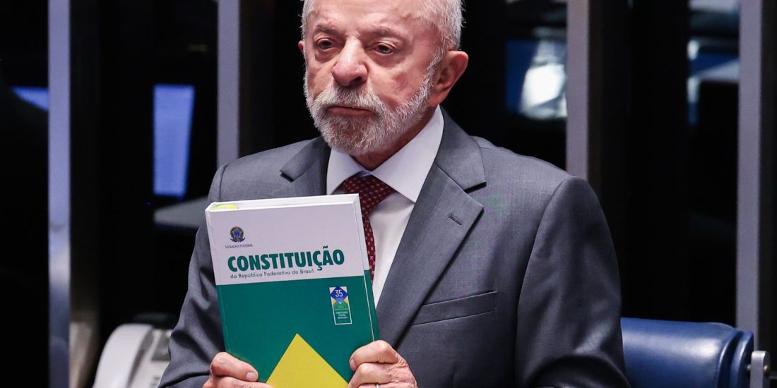 Lula faz campanha em Juiz de Fora e Ipatinga e celebra fim da escala 6x1