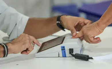 Lula vota em São Bernardo do Campo e destaca mobilização no segundo turno