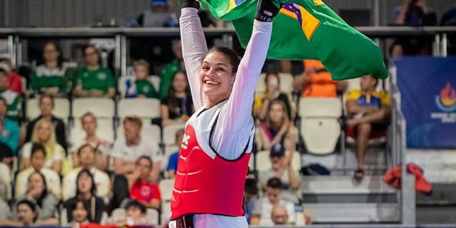 Maria Clara Pacheco conquista o título da 3ª etapa do Grand Prix em Paris