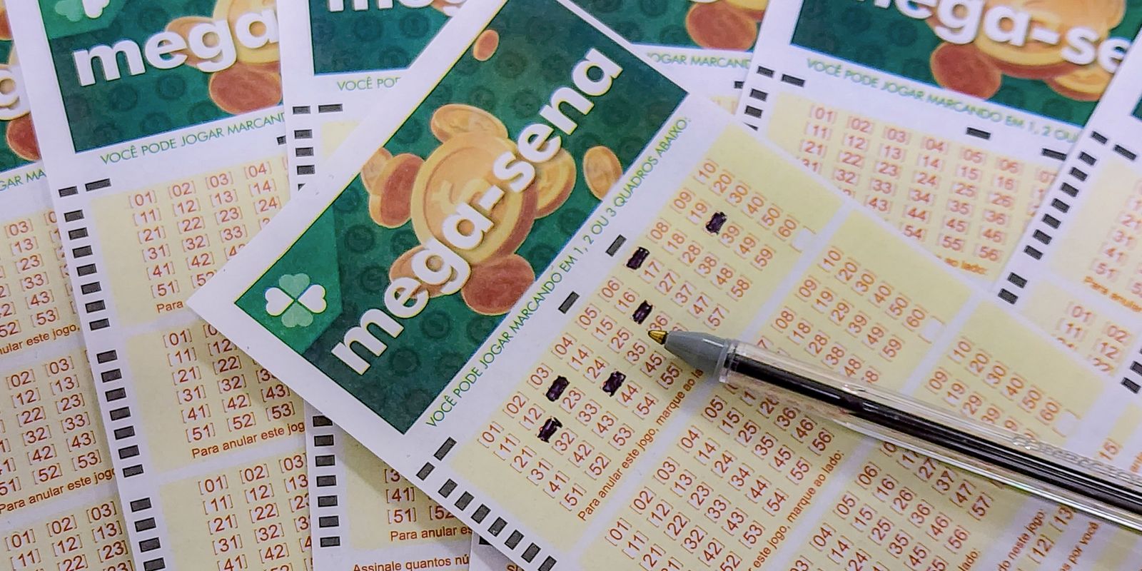 Mega-Sena acumula e prêmio estimado chega a R$ 305 milhões