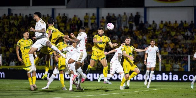 Mirassol vence Internacional por 2 a 0 e amplia pressão contra o rebaixamento