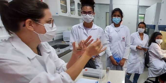 Programa Futuras Cientistas prorroga inscrições para 6 de novembro