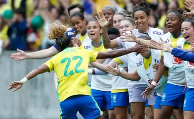 Seleção feminina treina em Pernambuco antes de novo amistoso com a Argentina