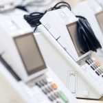 SP inicia preparação de mais de 114 mil urnas para o segundo turno