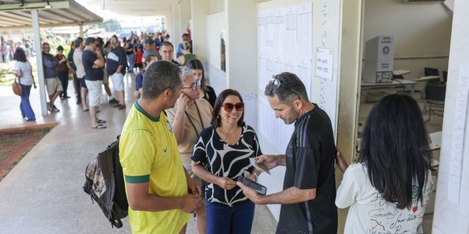 Trabalhador pode deixar o serviço para votar sem desconto no salário