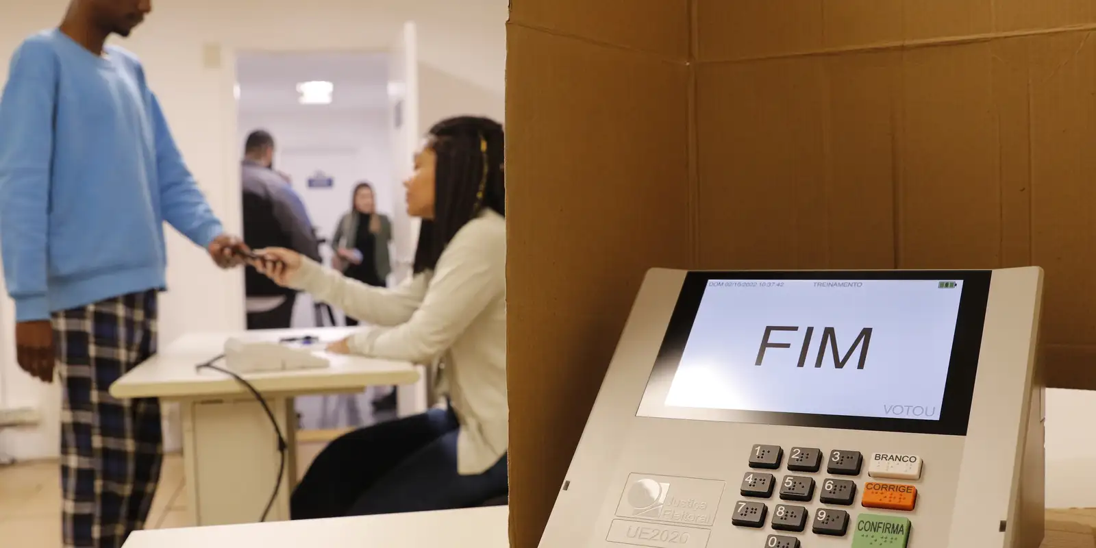 TRE-RJ alerta eleitores sobre mudança no local de votação em 20 municípios
