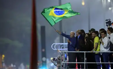 Trump questiona eleição brasileira, e Alckmin classifica declaração como equivocada