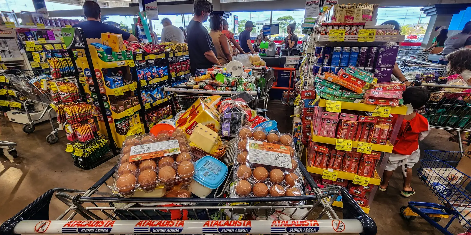 Varejo alimentar cresce até 6,5% após proibição das bets, diz Abras